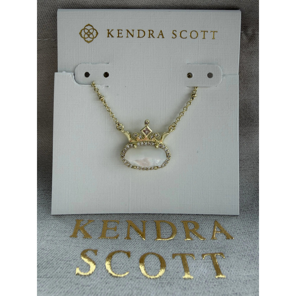 Kendra Scott White Pendant Necklace